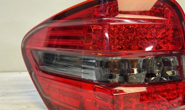 Светодиодные фонари задние Mercedes ML W164 дорестайл фото