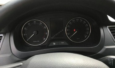 Хромовані кільця для декору панелі приладів Skoda Rapid фото