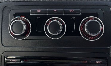 Декор кольца на ручки печки VW Caddy / Golf 6 / Touran / Eos / Jetta / Sirocco / Tiguan / Vw T5 fl / T6 / VW CC / Passat b7 фото