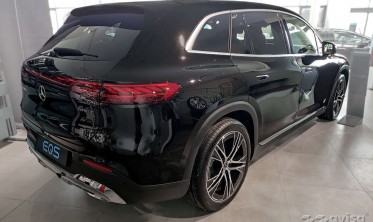 Защитная накладка (планка) на задний бампер Mercedes EQS SUV (X296) фото