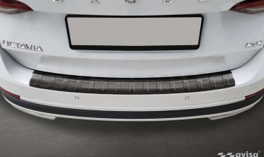 Чорна захисна накладка (планка) на задній бампер Skoda Octavia 4 Scout фото