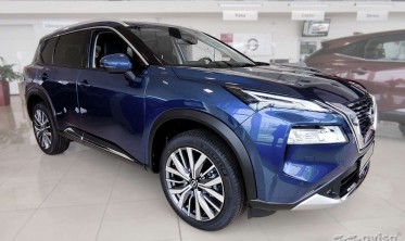 Захисна накладка з нержавійки на задній бампер Nissan X-Trail 4 фото
