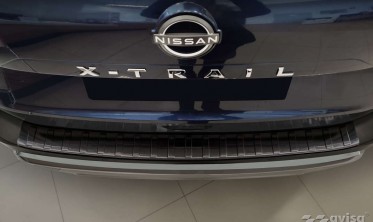 Чорна захисна накладка (ліства) на задній бампер Nissan X-Trail 4 фото