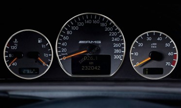 Кільця в панель приладів Mercedes W210 післярестайл / W208 фото
