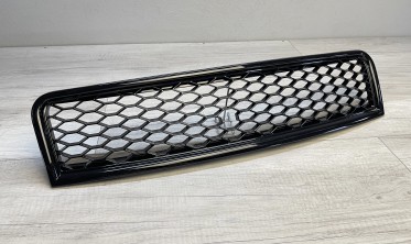 Тюнінгова решітка радіатора Audi A4 B6 стиль RS чорна глянцева фото