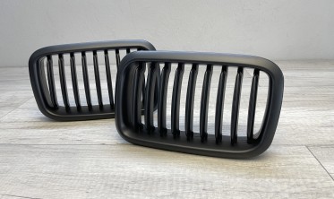 Решітка радіатора (ніздрі) BMW E36 дорестайл, чорна фото