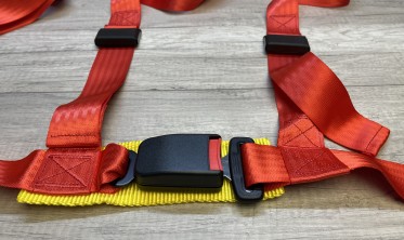 Ремни безопасности универсальные 3-точечные красные фото