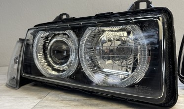 Фары передние BMW E36 седан, универсал Depo черные с кольцами фото
