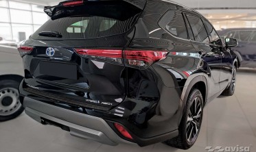 Черная накладка для защиты заднего бампера TOYOTA HIGHLANDER 4  фото