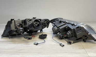 Фары передние с ангельскими глазками BMW E46 рестайлинг фото