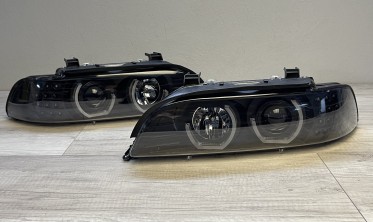 Фары передние BMW E39 черные c 3D ангельскими глазками фото