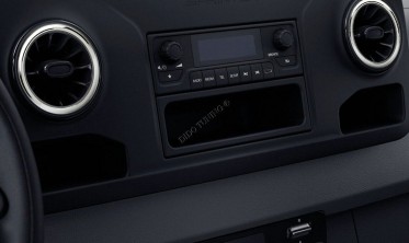 Хромовані кільця на вентиляційні отвори Mercedes W907 W910 фото