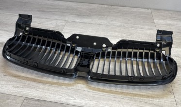 Решетка радиатора BMW E65/E66 LCI черная глянцевая фото