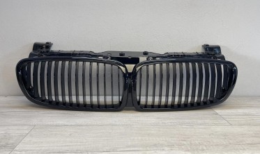 Решетка радиатора BMW E65/E66 LCI черная глянцевая фото