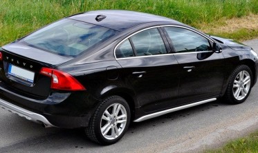 Тюнинговые накладки на пороги Volvo V60/S60 R-design стиль фото