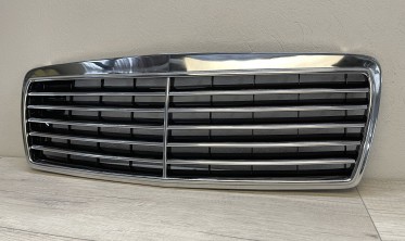 Решетка радиатора Mercedes W210 стиль Avantgarde фото