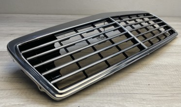 Решетка радиатора Mercedes W210 стиль Avantgarde фото