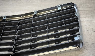 Решетка радиатора Mercedes E W124 стиль Avantgarde рестайл фото