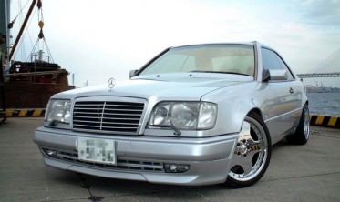 Решетка радиатора Mercedes E W124 стиль Avantgarde рестайл фото