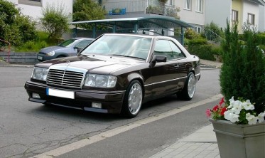 Решітка радіатора Mercedes W124 стиль Avantgarde дорестайл фото