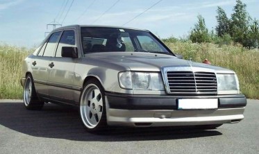 Решітка радіатора Mercedes W124 стиль Avantgarde дорестайл фото