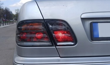 Тюнінгові ліхтарі задні Mercedes W210 тоновані фото
