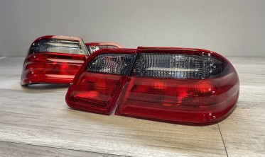 Фонари задние Mercedes W210 седан red smoke фото