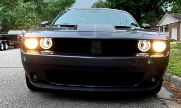 Вставки в фары LED Halo в стиле Demon Style (DODGE CHALLENGER 2015-2021) фото