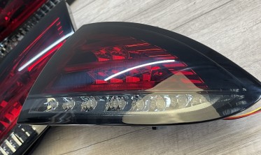 Светодиодные фонари задние Seat Leon 2 дорестайл red smoke фото