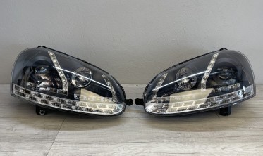 Фары передние черные VW Golf 5 / Jetta с линзами и диодными поворотами фото