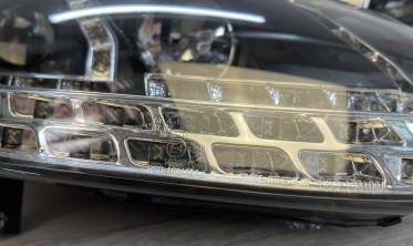 Фары передние черные VW Golf 5 / Jetta с линзами и диодными поворотами фото