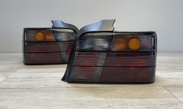Тюнинговые задние фонари BMW E36 седан тонированные фото