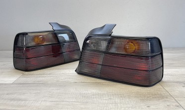 Тюнинговые задние фонари BMW E36 седан тонированные фото