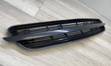 Тюнінгова решітка радіатора Opel Vectra С чорна без емблеми фото
