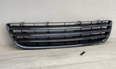 Решетка радиатора VW Polo 9N3 рестайл, черная без эмблемы фото