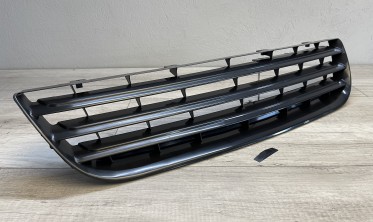 Решетка радиатора VW Polo 9N3 рестайл, черная без эмблемы фото