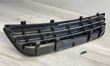 Решетка радиатора VW Polo 9N3 рестайл, черная без эмблемы фото