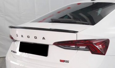 Спойлер на крышку багажника Skoda Octavia 4 седан фото
