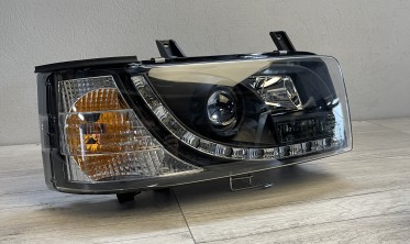 Фары передние с линзами VW T4 с диодной строкой (прямая фара) фото