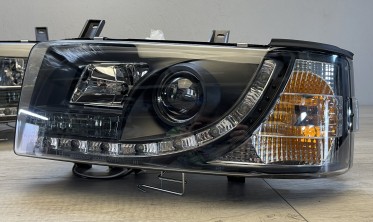 Фары передние с линзами VW T4 с диодной строкой (прямая фара) фото