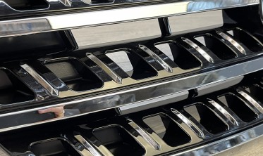 Решітка радіатора Mercedes ML W164 чорна з хром смужками фото
