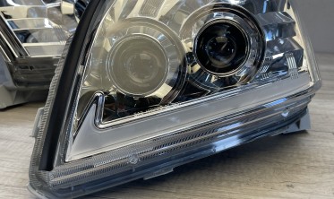 Фары передние Toyota Land Cruiser Prado 120 с LED габаритами и двумя линзами фото