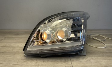 Фары передние Toyota Land Cruiser Prado 120 с LED габаритами и двумя линзами фото