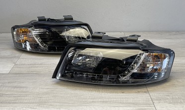 Чорні фари передні Audi A4 B6 з діодними габаритами фото