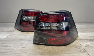 Черные тюнинговые фонари задние VW Golf 4 хетчбек фото
