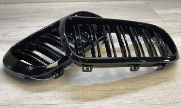 Решітка радіатора (ніздрі) BMW X5 F15 / X6 F16 М-стиль чорний глянець фото