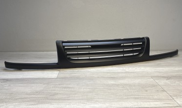 Решітка радіатора VW Vento без емблеми фото