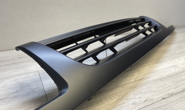 Решітка радіатора VW Vento без емблеми фото