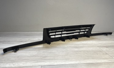 Решітка радіатора VW Vento без емблеми фото