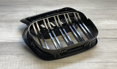Решітка радіатора (ніздрі) BMW E39 стиль М5 подвійні ребра фото